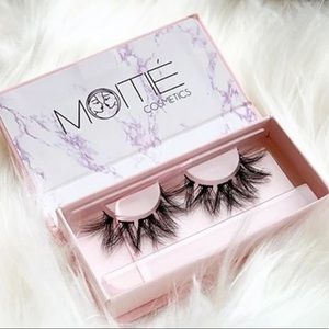 NEW! ULTRA FULL GLAM MOITIE COS Lashes extensions